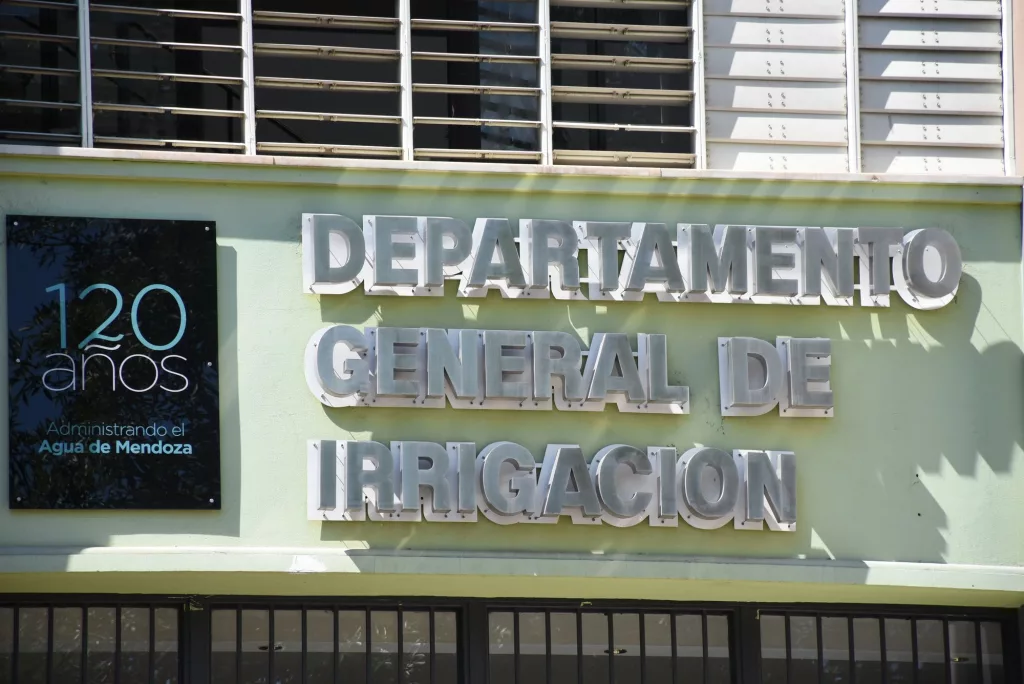 Departamento general de irrigación - MENDOZA